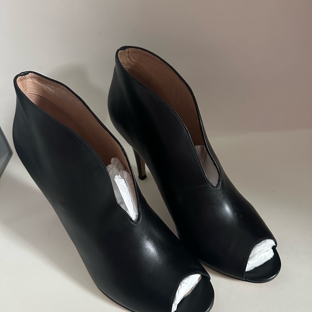 Halogen Black Peep-Toe Heeled Boots